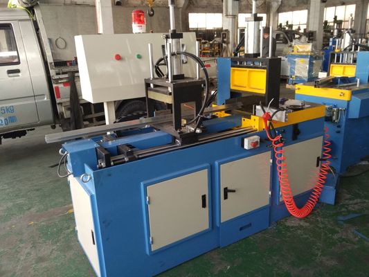 알루미늄 프로필 파이프와 막대기를 절단하는 자동 CNC 알루미늄 톱 절단 기계
